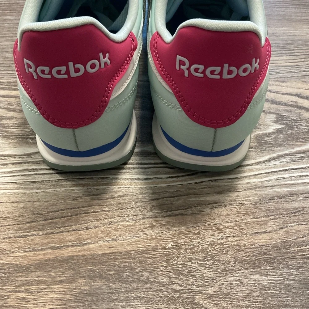 Reebok Women’s World 70 Sneaker Green Grey, Pink and White 7.5 NWOT